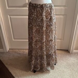 JUNIORS - CANDIE’S Maxi Skirt - Size Large